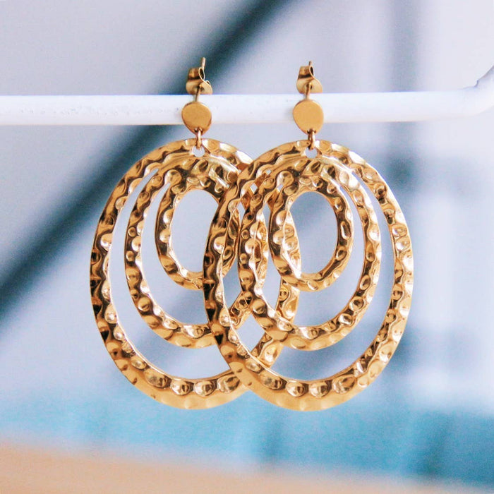 Statement oorbel met ovale gedeukte ringen