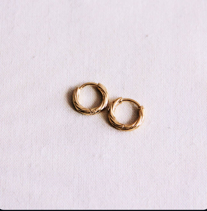 Roestvrijstalen ring 10mm "GEDRAAID" - goud