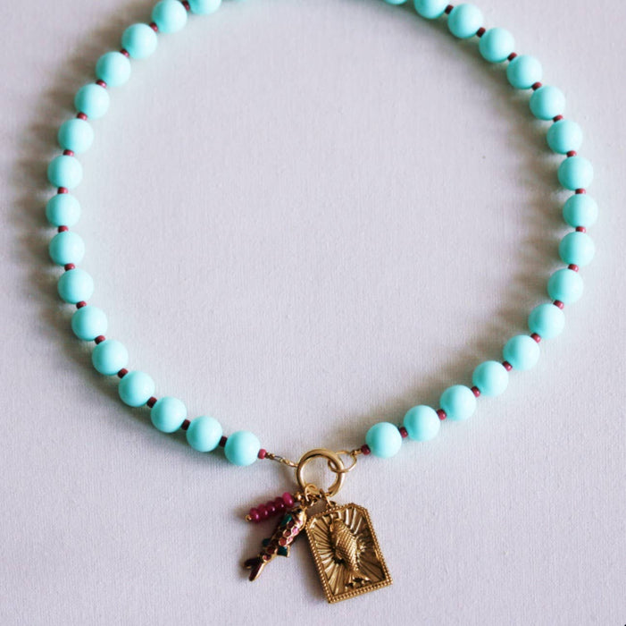 Kralenketting met Miyuki-kraaltjes en bedeltjes - mint/cerise