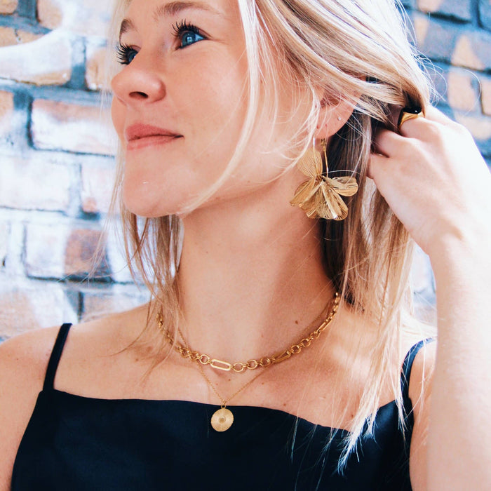 Choker met korte ketting en ronde sluiting
