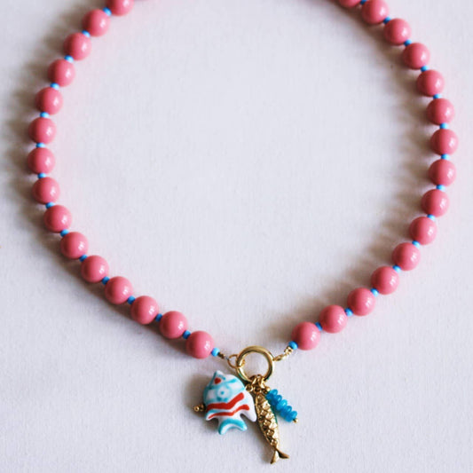 Kralenketting met Miyuki-kraaltjes met bedeltjes - koraal/blauw